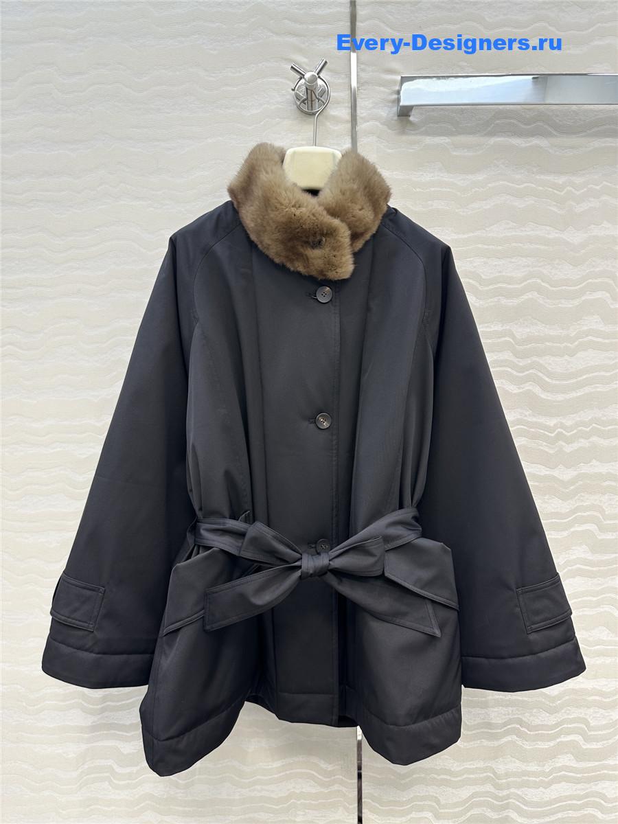 The R0w purple fox fur collar down jacket