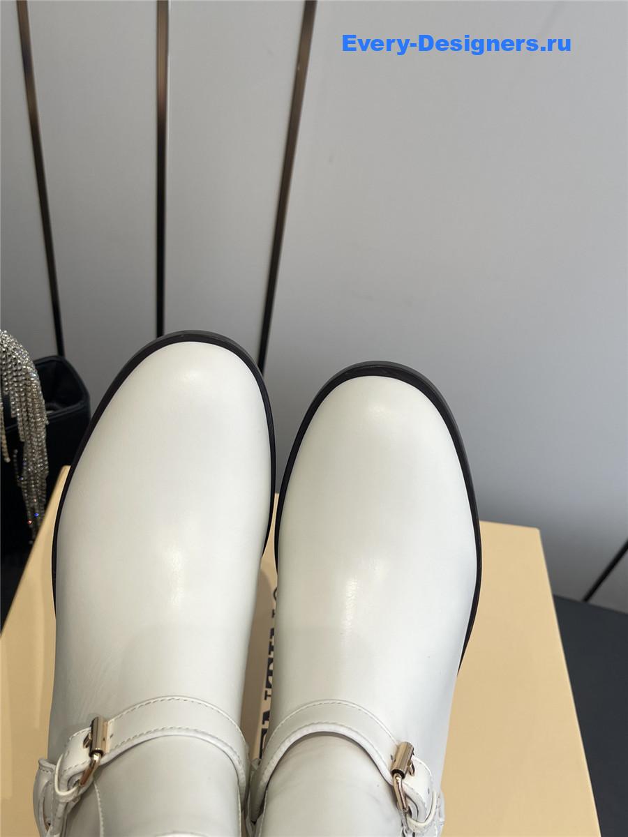 Va1e*ntin0 garavani white leather signature ankle boot