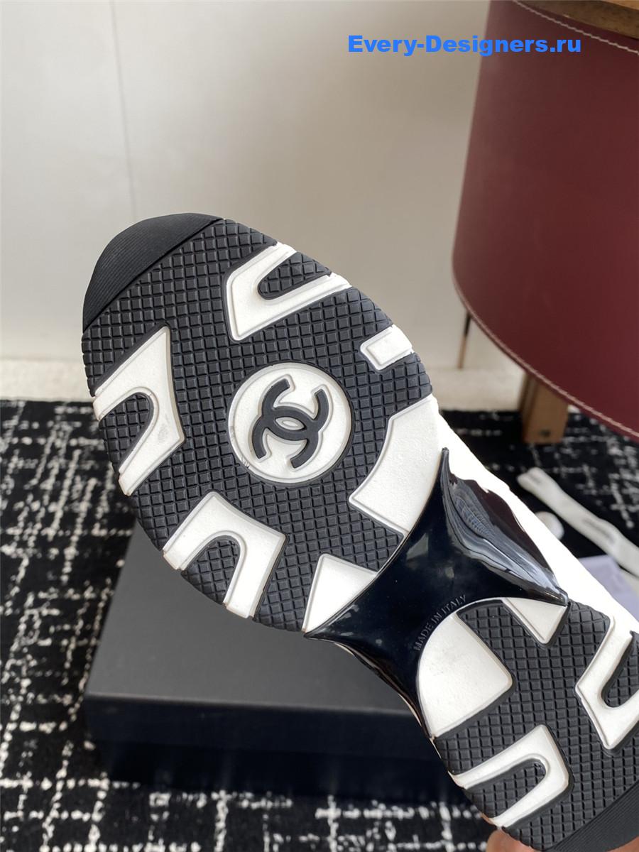 Ch**el cc logo white lambskin low top sneaker