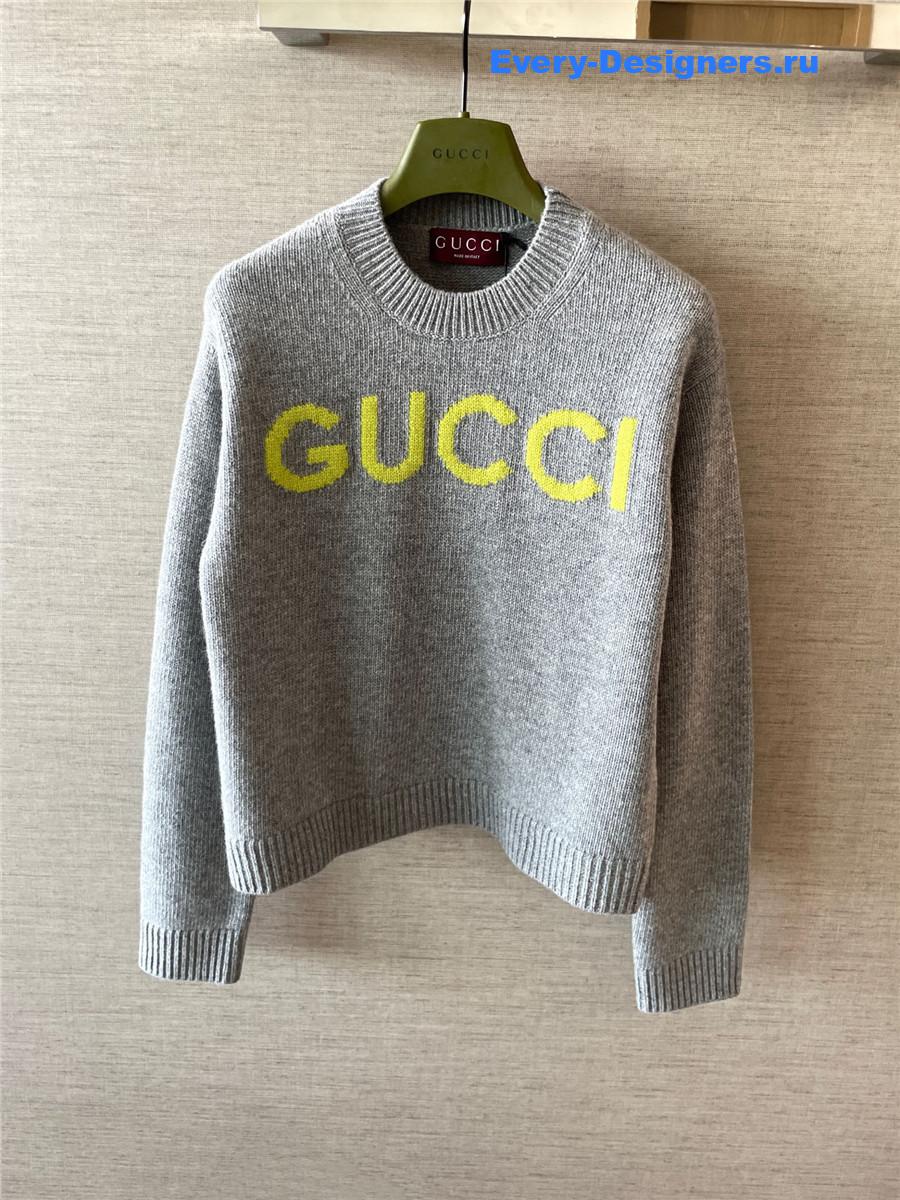 Gvc*1 grey intarsia-knit logo sweater